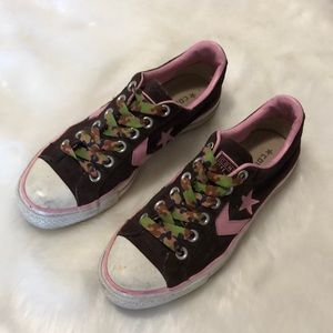Converse with camo strings